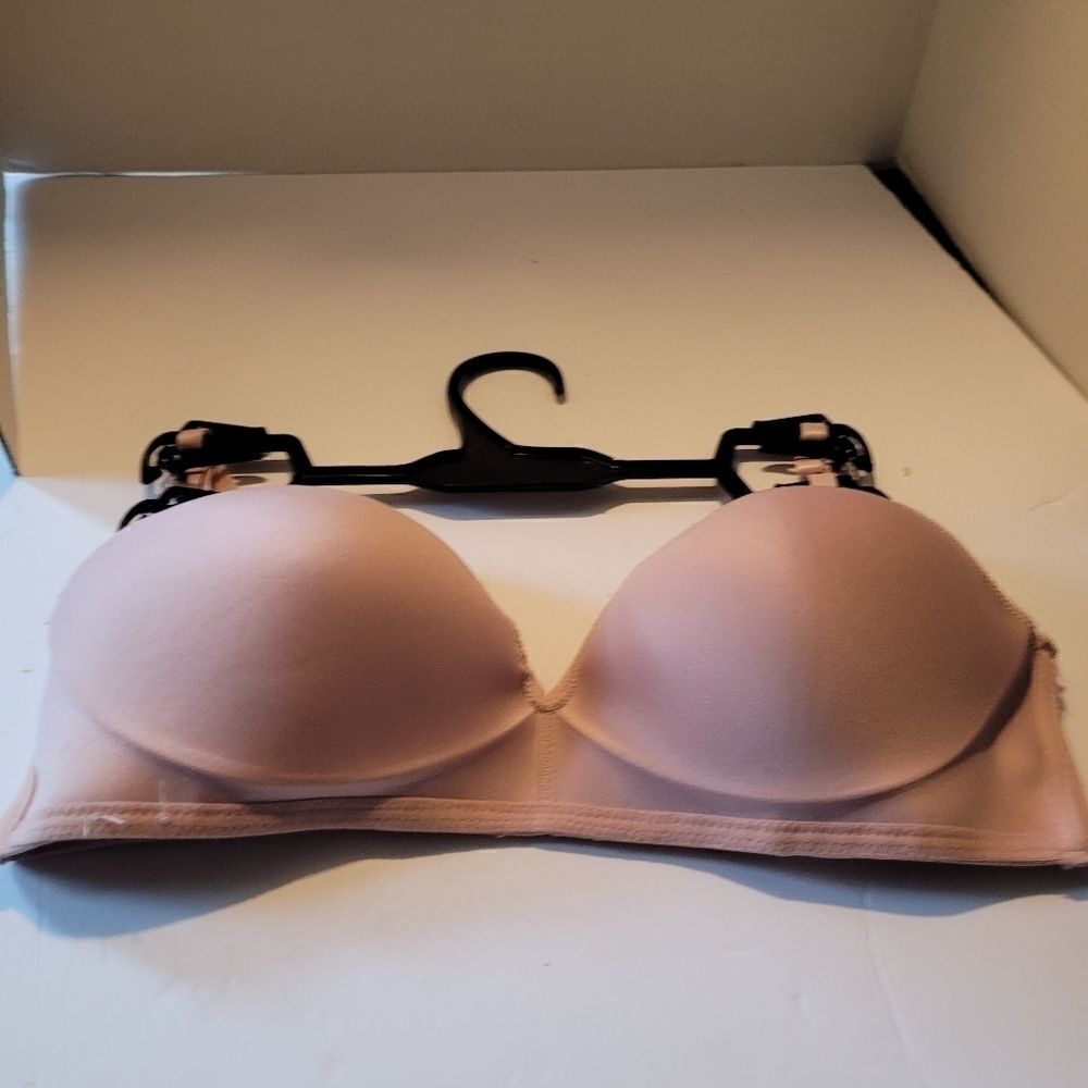 𝅺HALSTON Bra size 36b Peach color under wire bra New with tag full Coverage Bra